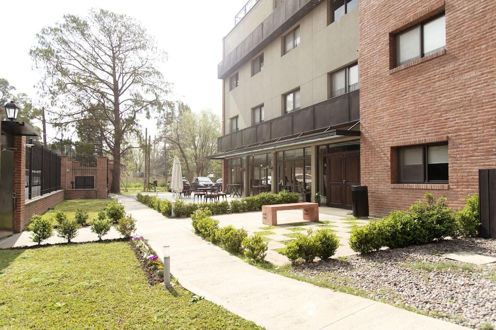 Casa Campus Pilar Suites ภายนอก รูปภาพ